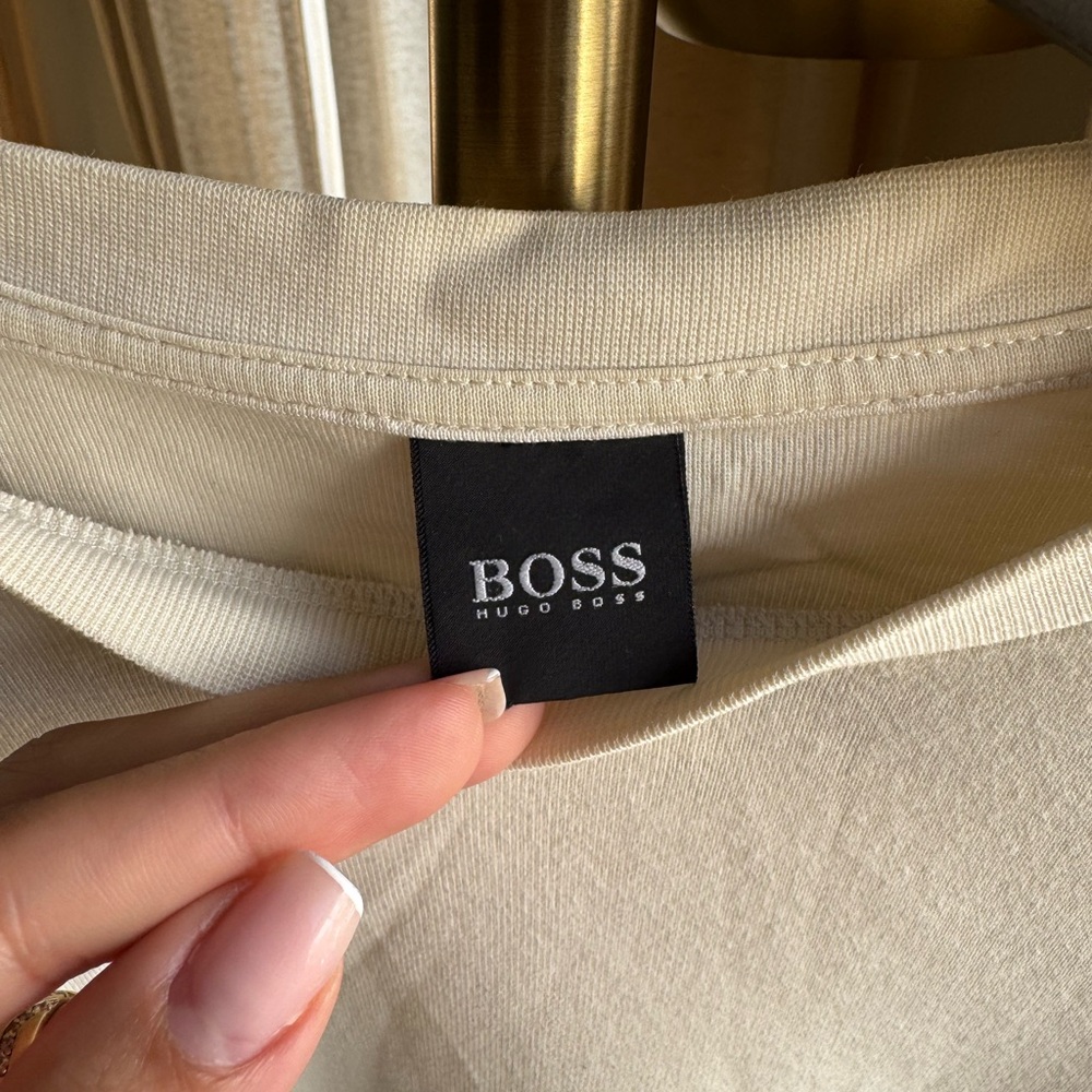 Hugo Boss Men Cream Sweatshirt - Picture 2 of 9